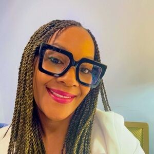 Meet your Posher, Sonya